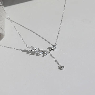 Silver Tree Branch Necklace – Elegant Nature-Inspired Jewelry for Women.