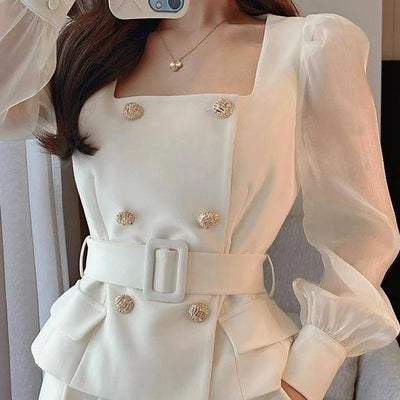 2-Piece Elegant blazer set.