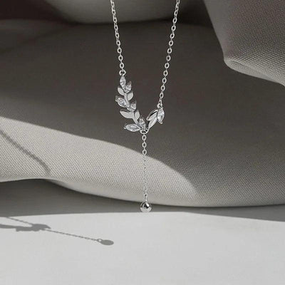 Silver Tree Branch Necklace – Elegant Nature-Inspired Jewelry for Women.