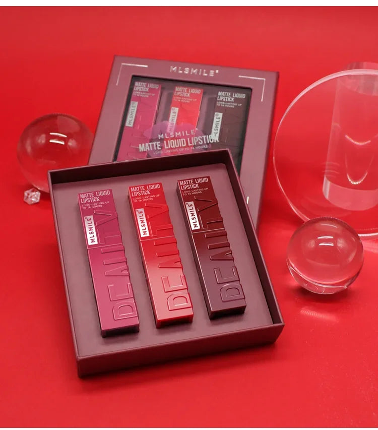 Long-Lasting Lip Gloss Set – High Pigment & Smudge-Proof Finish.