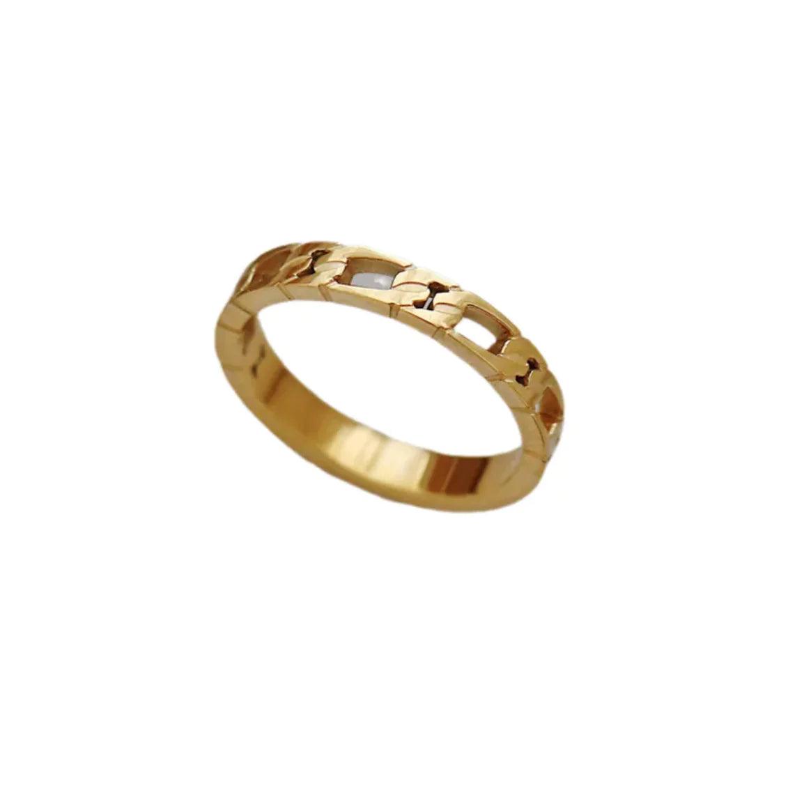 French Hollow Winding Chain Ring.